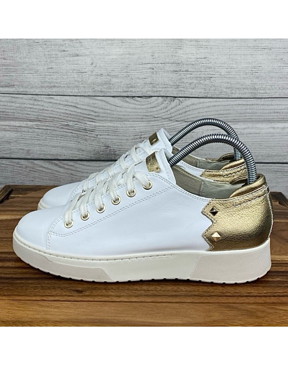 Geox Kapha Respira White Gold Studded Fashion Sneaker Women’s Shoe Size 8